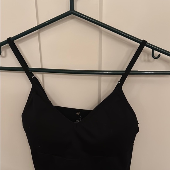 Dynamite Black Fitted Crop Camisole - Picture 2 of 4